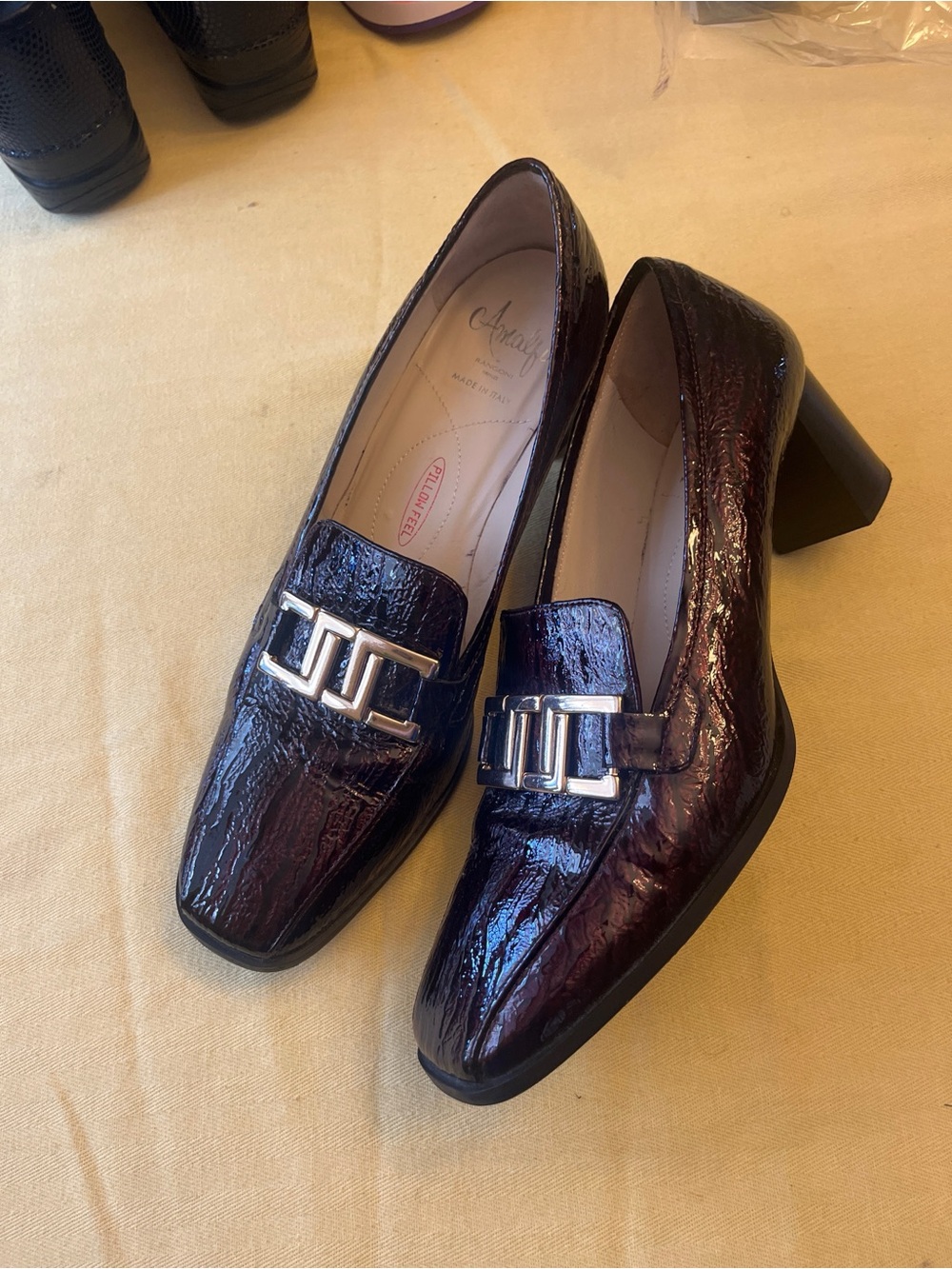 Amalfi Rangoni sultano cherry Corteccia Patent Leather pumps women size 9